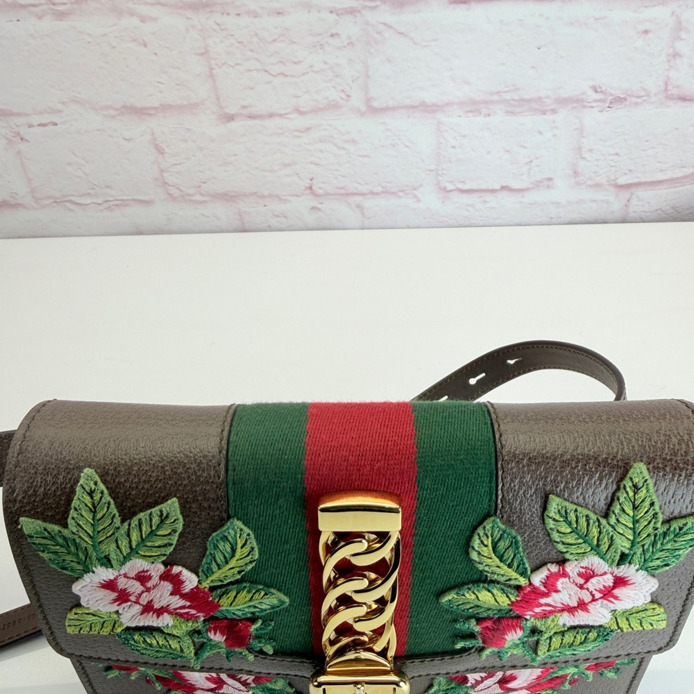 Gucci Sylvie Brown Chain Floral Embroidered Belt Bag - Picture 10 of 15